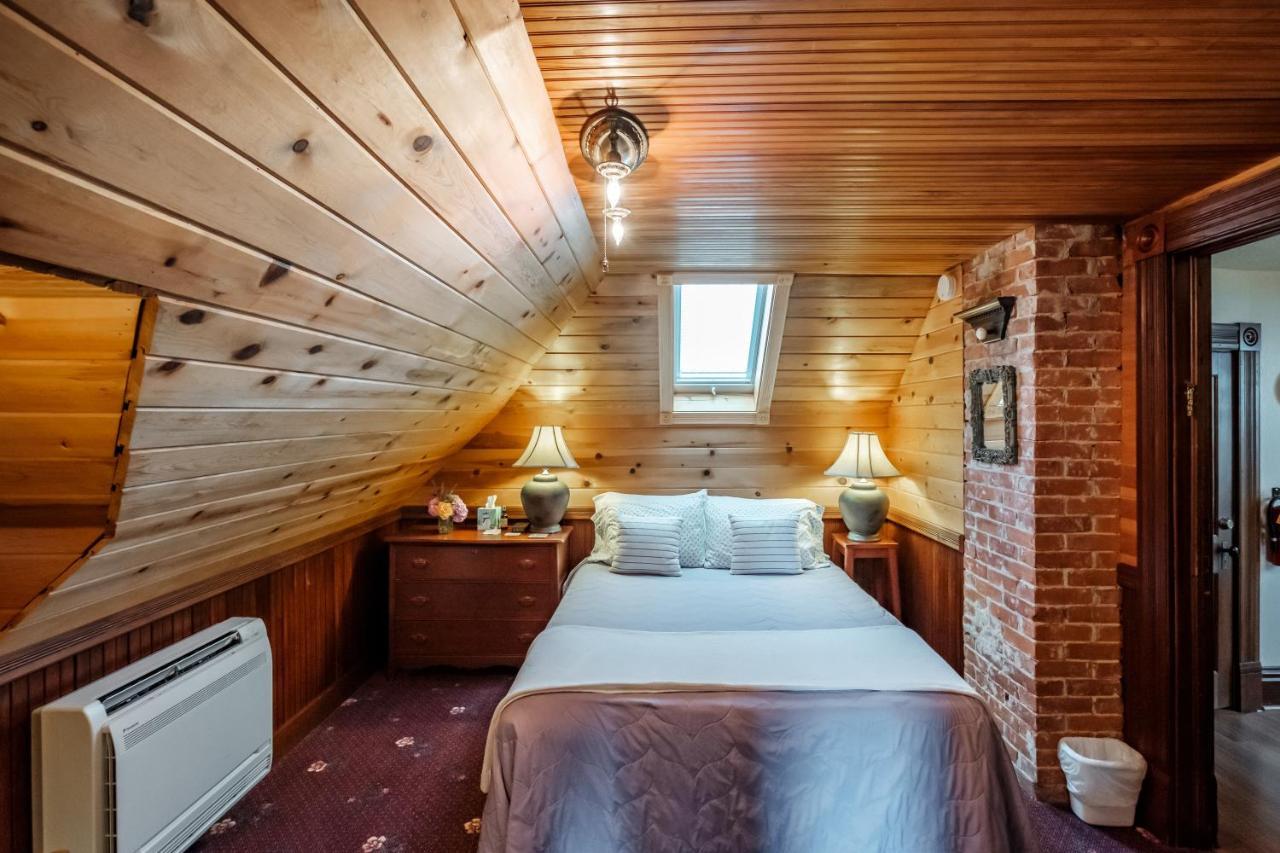 Mamere'S Guest House Monmouth Bagian luar foto