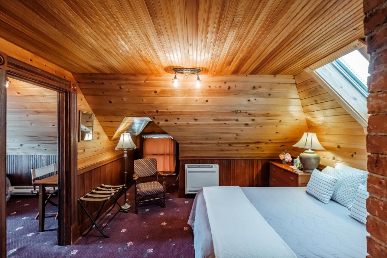 Mamere'S Guest House Monmouth Bagian luar foto