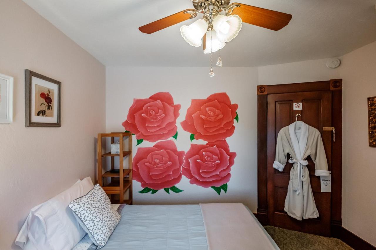 Mamere'S Guest House Monmouth Bagian luar foto