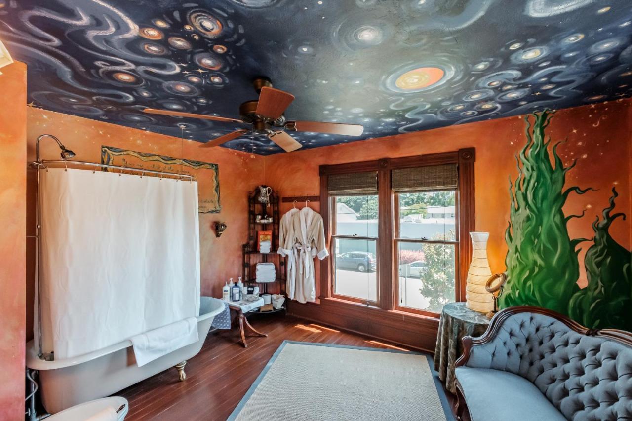 Mamere'S Guest House Monmouth Bagian luar foto