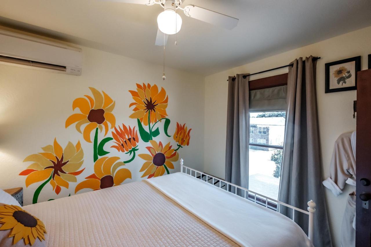 Mamere'S Guest House Monmouth Bagian luar foto