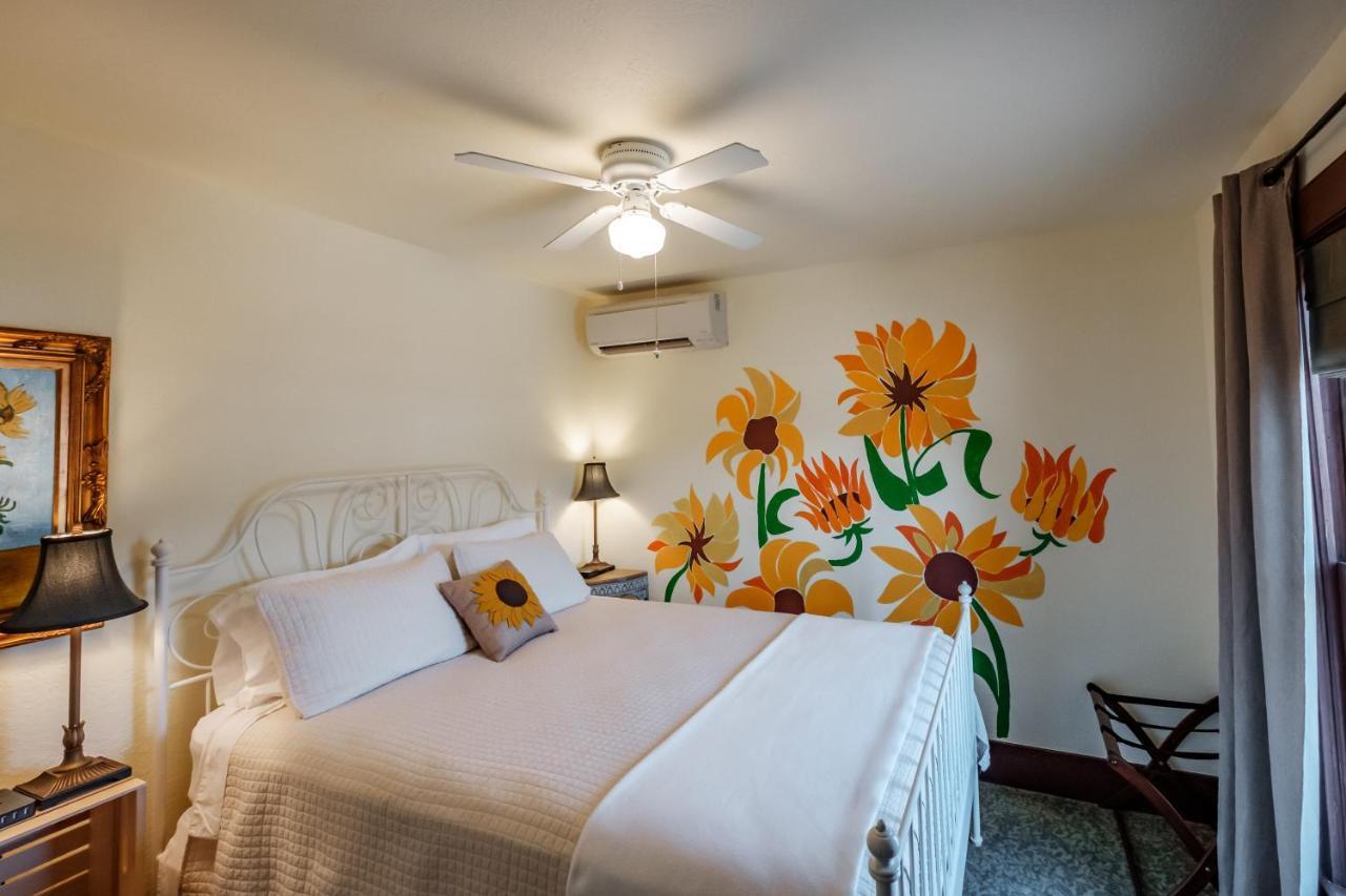 Mamere'S Guest House Monmouth Bagian luar foto