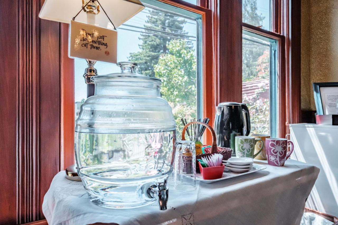 Mamere'S Guest House Monmouth Bagian luar foto