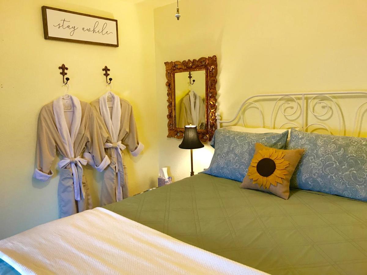 Mamere'S Guest House Monmouth Bagian luar foto